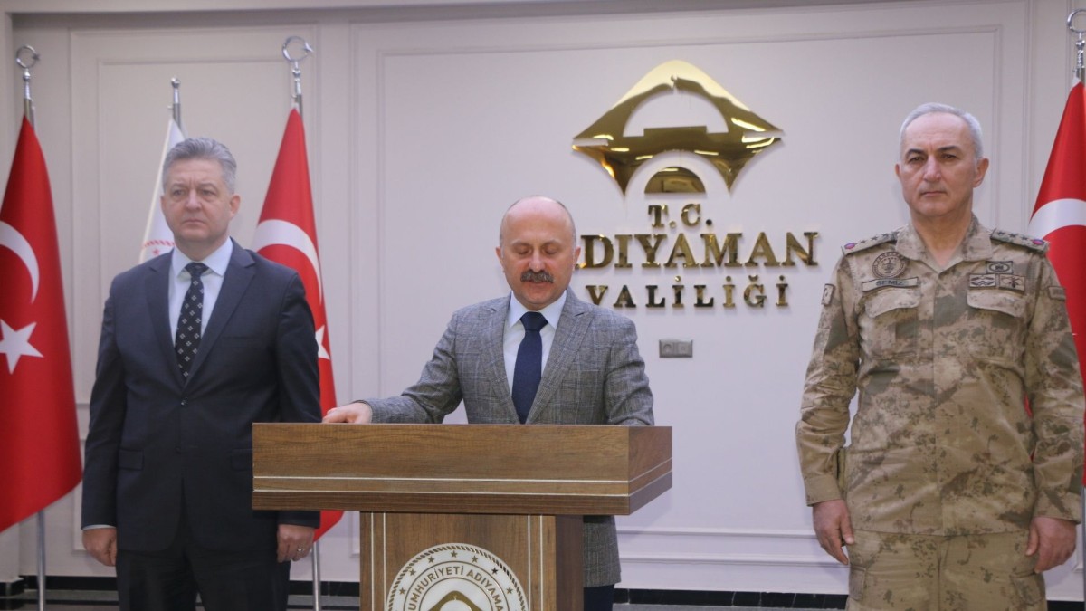 Adıyaman’da asayiş değerlendirmesi: 406 aranan şahıs yakalandı, 839 araç trafikten men edildi  - Videolu Haber