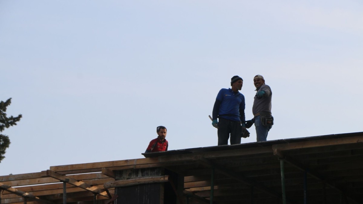 Adıyaman’da yapımı devam eden inşaatlarda iş güvenliği eksikliği dikkat çekiyor  - Videolu Haber
