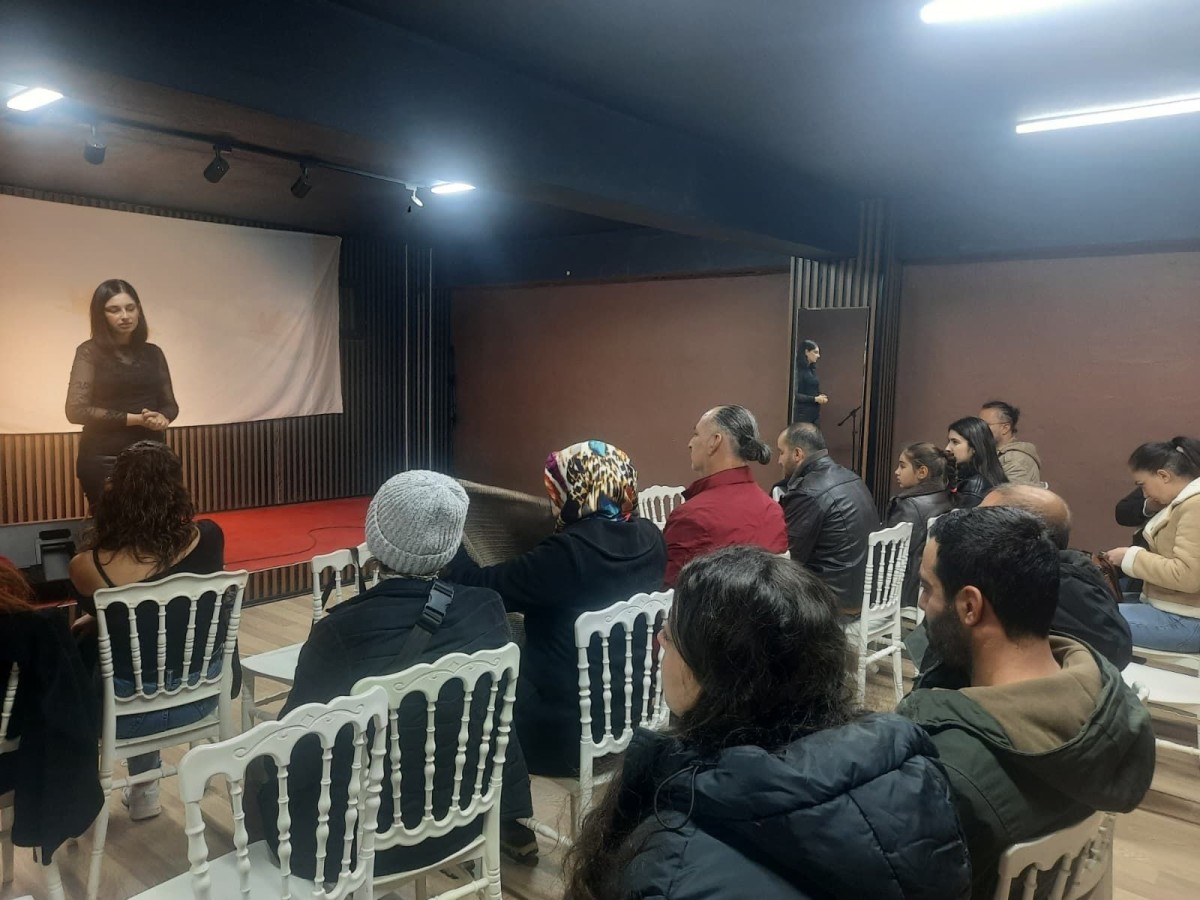 Adıyaman Fotoğraf Topluluğu Derneği'nden fotoğraf sunumu etkinliği