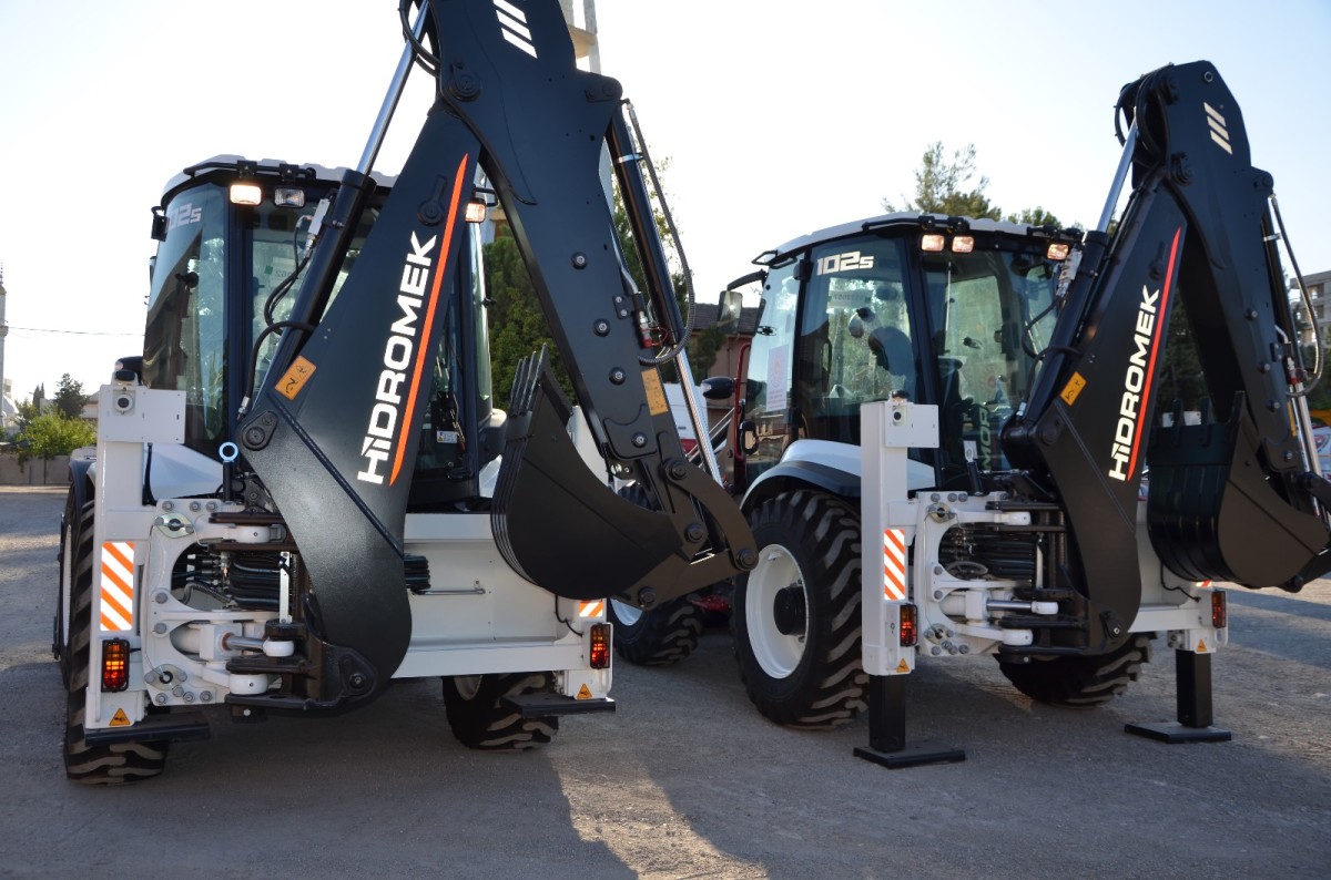Adıyaman İl Özel İdaresi araç parkını yeni iş makineleriyle güçlendirdi