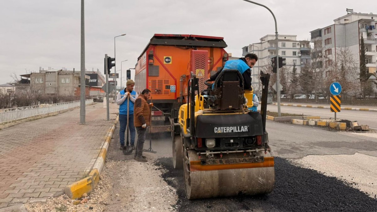 Adıyaman Yeni Sanayi Mahallesi’nde asfalt çalışması sürüyor
