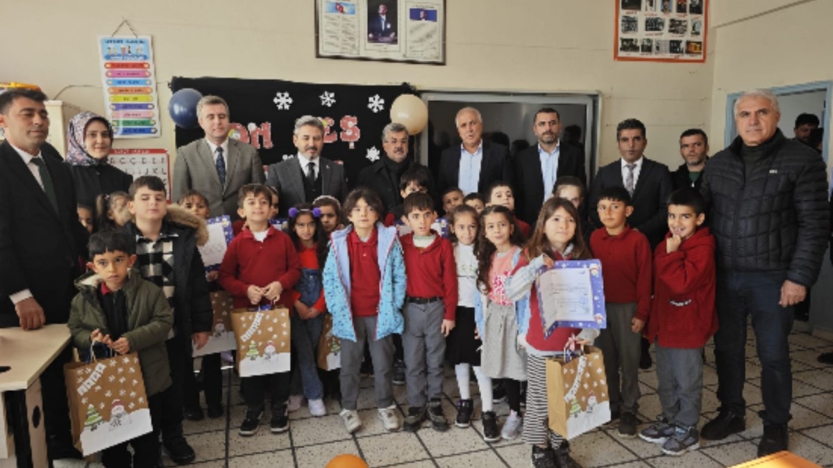 Bakan Yardımcısı Ahmet Aydın’dan Gerger Cumhuriyet İlkokulu’na ziyaret  - Videolu Haber