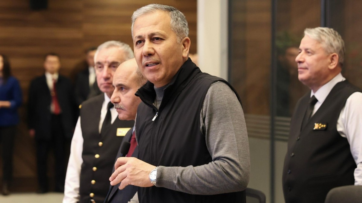 Bakan Yerlikaya açıkladı: '4 il merkezli silah operasyonunda 202 şüpheli yakalandı'  - Videolu Haber