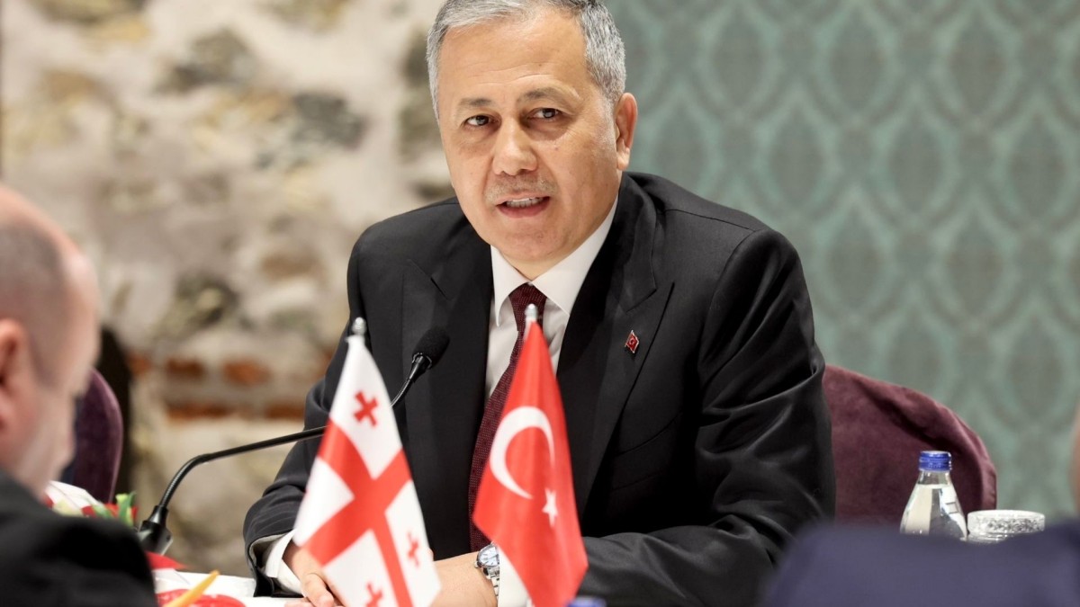 Bakan Yerlikaya duyurdu: Siirt’te 54,6 kilo metamfetamin ele geçirildi