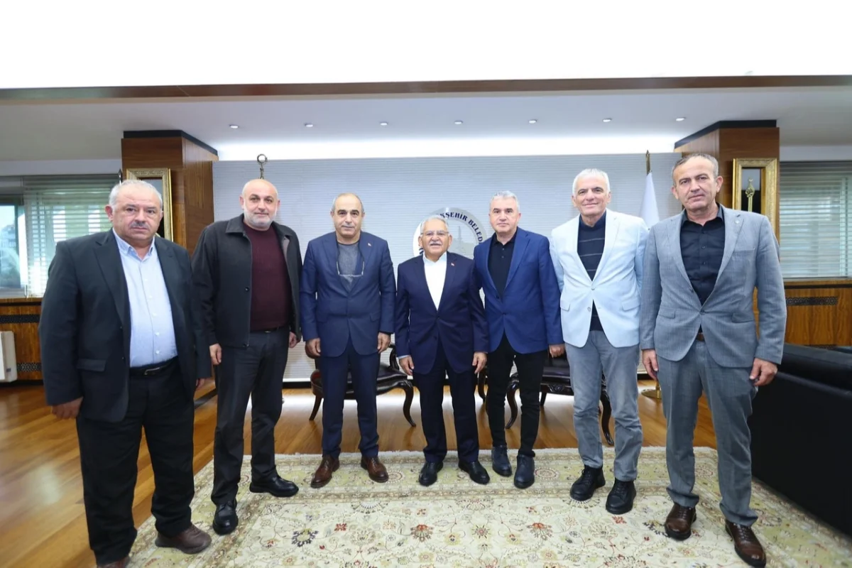 Başkan Büyükkılıç’a Yoğun Ziyaret Trafiği