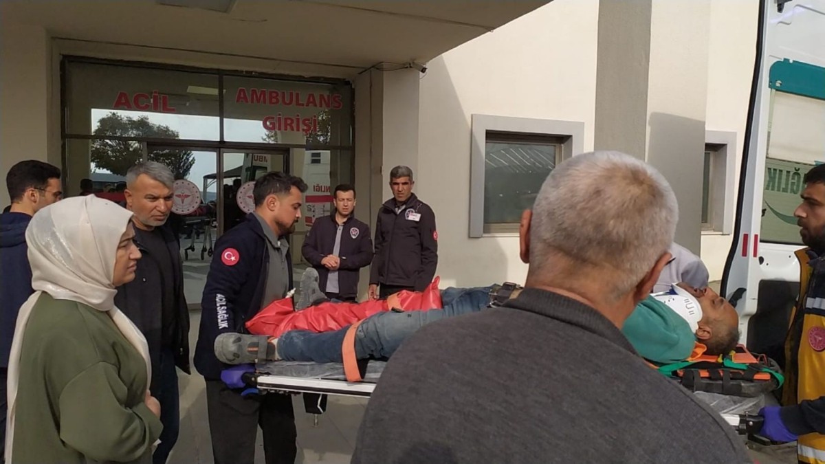 Besni’de iki ayrı inşaat kazası: 2 işçi ağır yaralı  - Videolu Haber