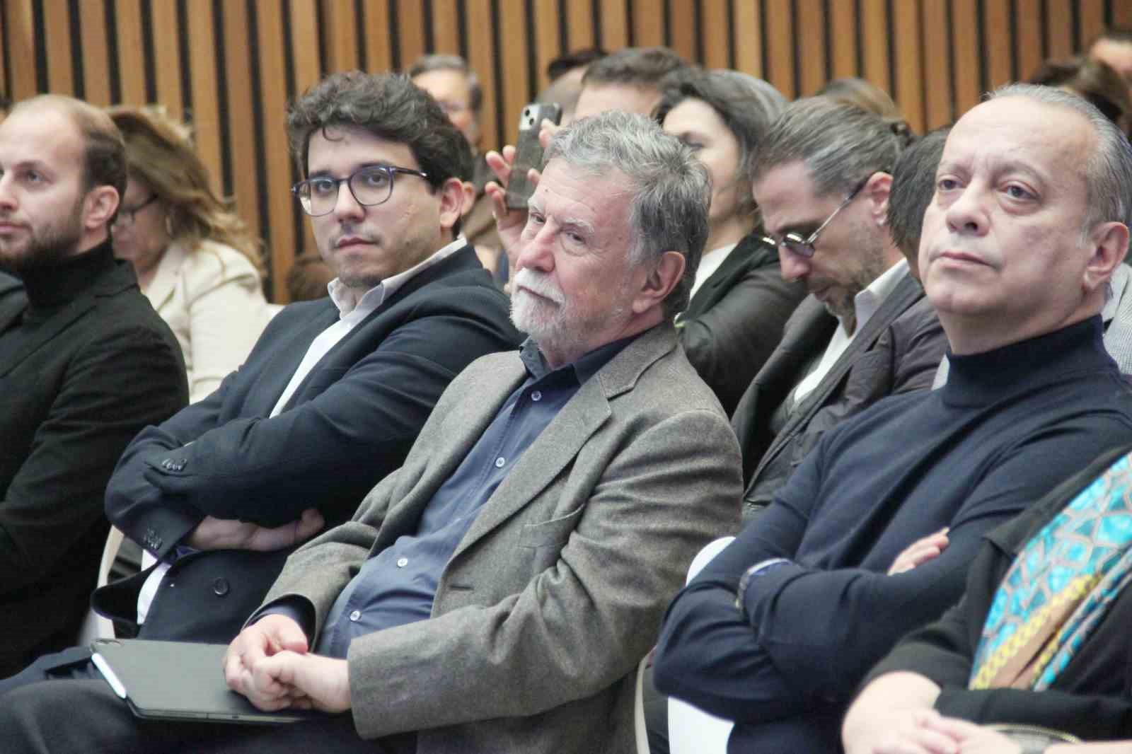 EGİAD ’Dönüşüm Sahnesi’ ile iş dünyasının liderlerini İzmir’de buluşturdu