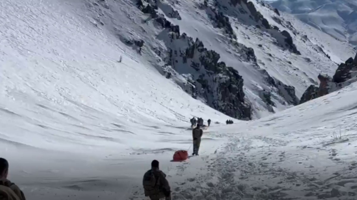 İçişleri Bakanı Yerlikaya: ‘Hakkari’de 348 kilogram uyuşturucu ele geçirildi’  - Videolu Haber
