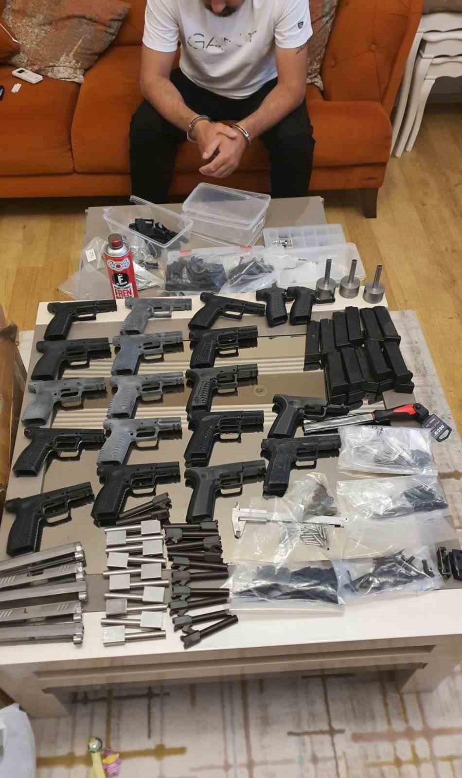 İzmir’de suç örgütlerine operasyon: 38 gözaltı