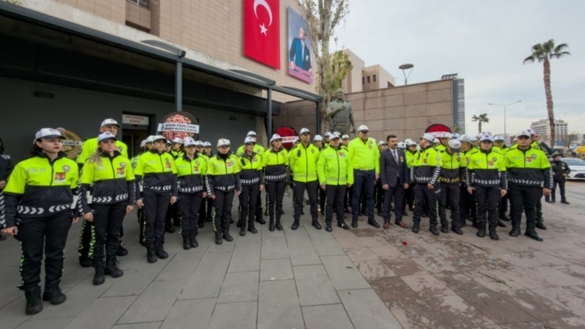İzmir Adliyesi Fethi Sekin ve Musa Can için anma töreni