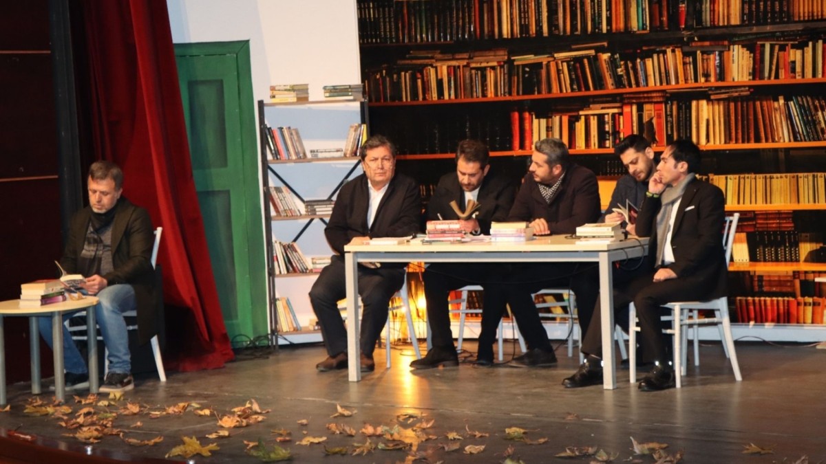Kahta’da şiir gecesi: 'Zemheri Ateşi' programı düzenlendi