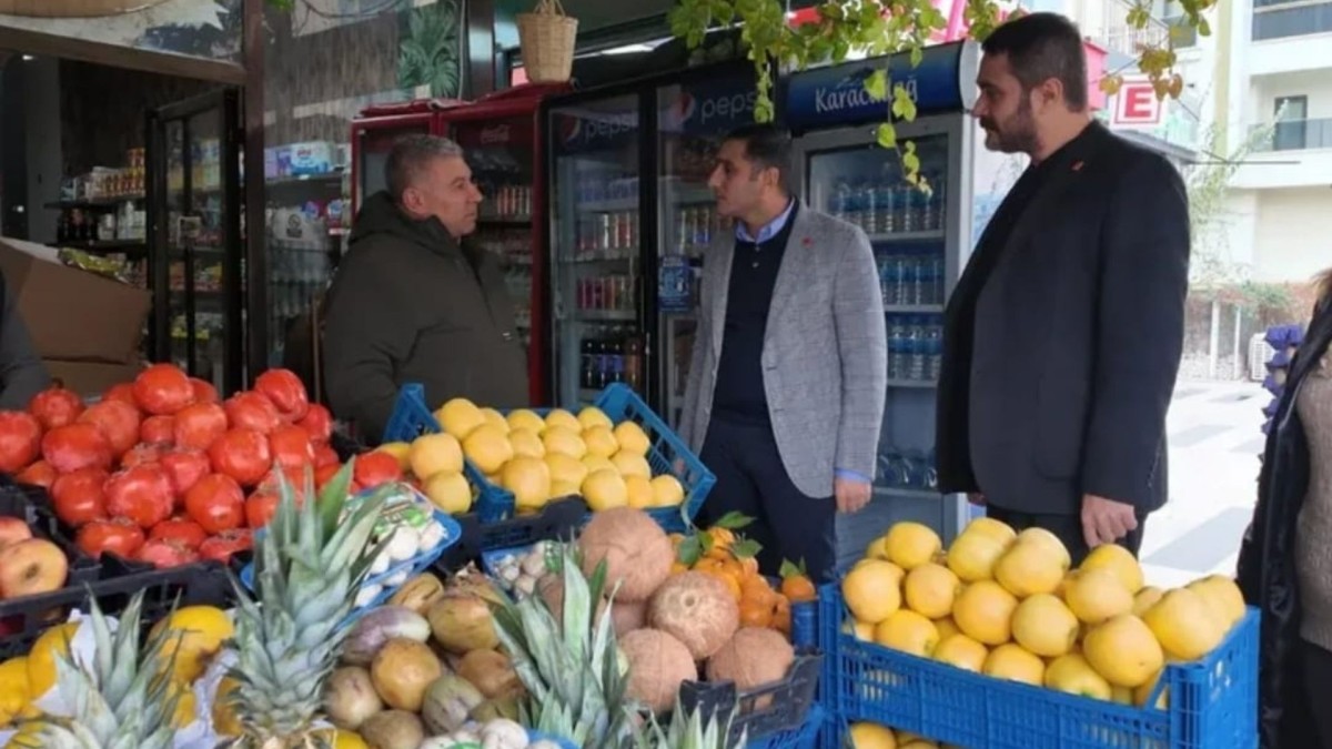 ‘Karaköprü esnafı yanlış ekonomik politikaların altında eziliyor’