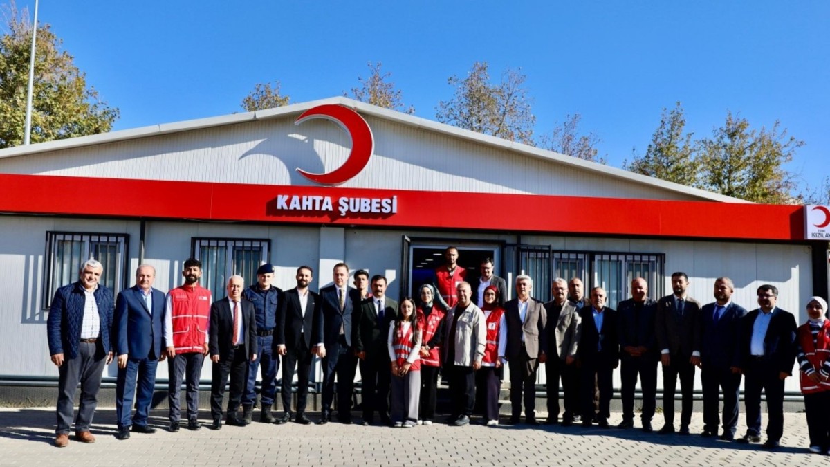 Kızılay Kahta Şubesi, yeni hizmet binasına taşındı