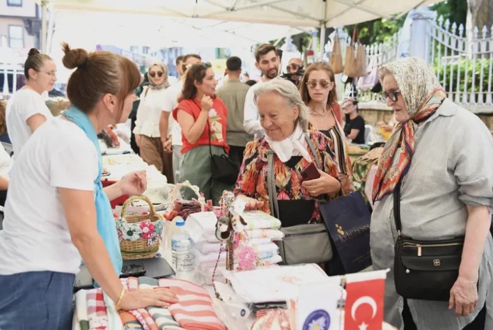 Osmangazi’de El Emeğiyle Yükselen Kadın Sokağı