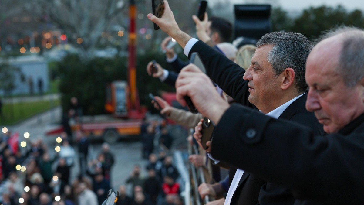 Özgür Özel'den ‘Keşke duruşmalar canlı yayınlanabilseydi’ diyen MHP'li Feti Yıldız'a yanıt: ‘Düzenlemeyi Getirin’