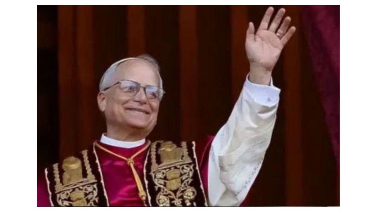 Papa 14. Leo, İstanbul’da Kutsal Ruh Katedrali’ni ziyaret etti