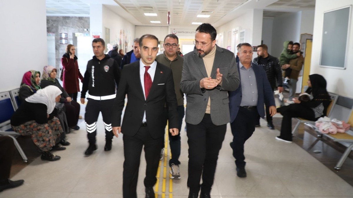 Prof. Dr. Şirik, Kahta Devlet Hastanesi Acil Servisi’nde incelemelerde bulundu