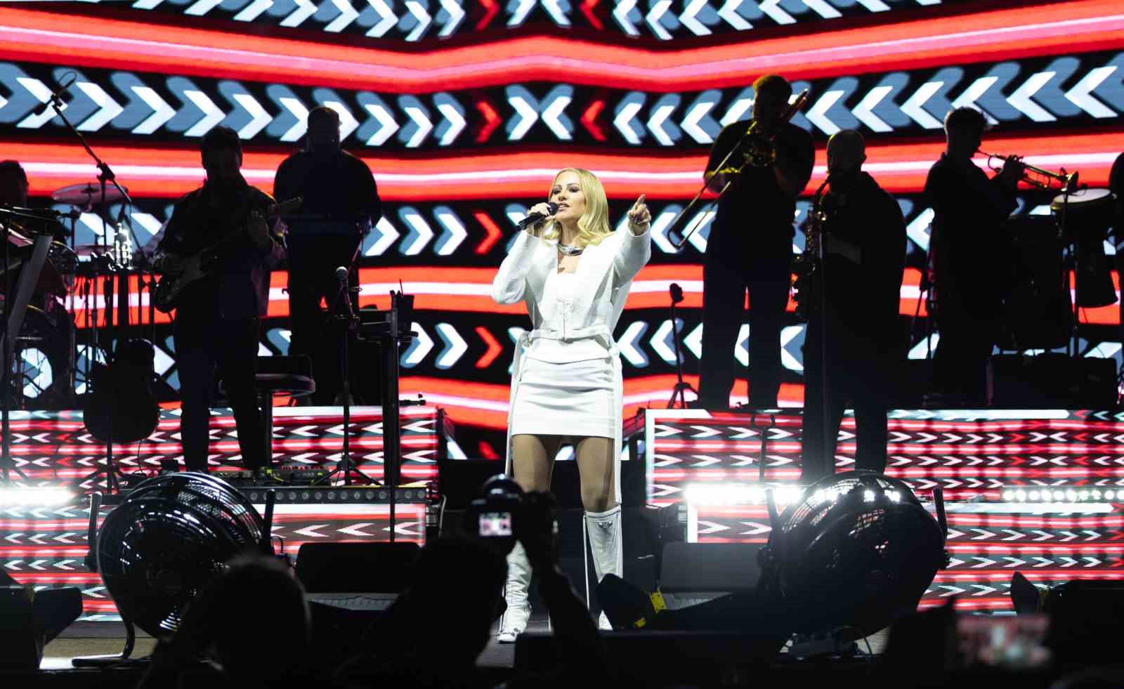 Yaşar kampüsünde bahar coşkusu